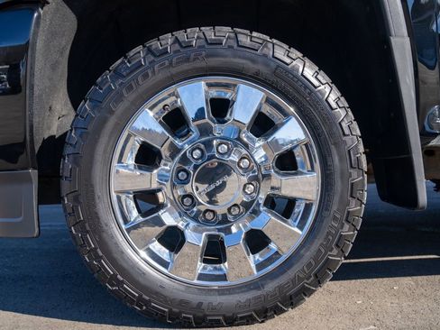 Used 2018 GMC Sierra 2500 Denali w/ Duramax Plus Package image 2