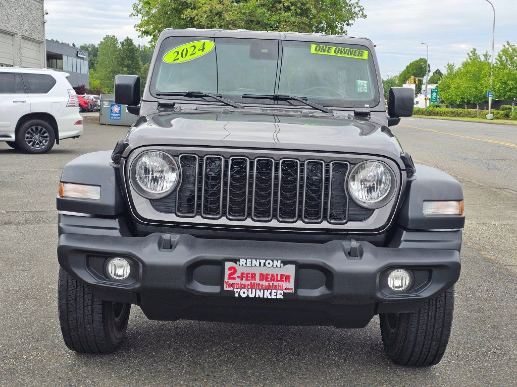Used 2024 Jeep Wrangler Unlimited Sport AWD/4WD image 2