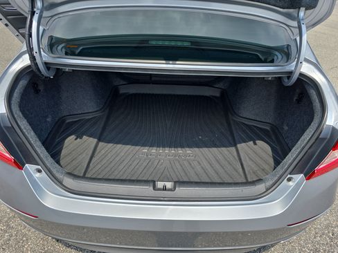 Used 2021 Honda Accord Touring image 12