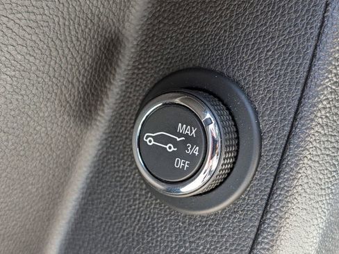 Used 2019 Chevrolet Traverse LT AWD/4WD image 36