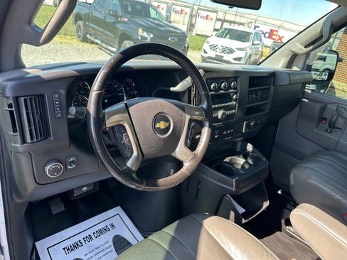 Used 2018 Chevrolet Express 2500 w/ Driver Convenience Package RWD image 19