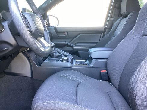 Used 2025 Toyota 4Runner 4WD image 3