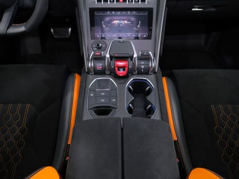 Used 2024 Lamborghini Urus Performante AWD/4WD image 67