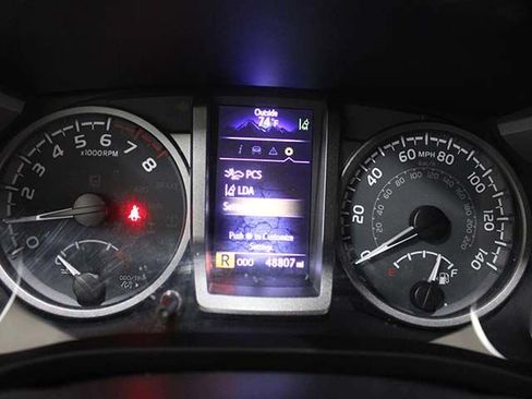 Certified 2020 Toyota Tacoma TRD Off-Road AWD/4WD image 10