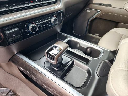 Used 2022 Chevrolet Silverado 1500 LTZ image 18