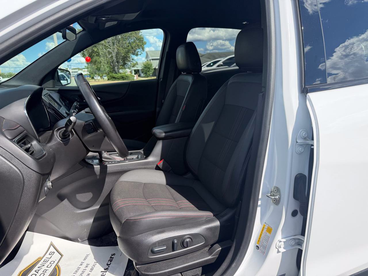 Used 2022 Chevrolet Equinox RS AWD/4WD image 10