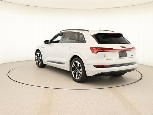 Used 2022 Audi e-tron Premium image 4