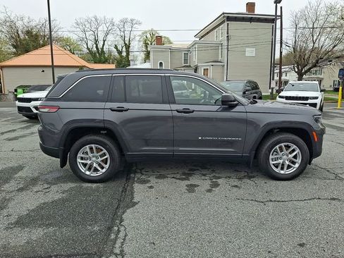 New 2026 Jeep Grand Cherokee Laredo image 5