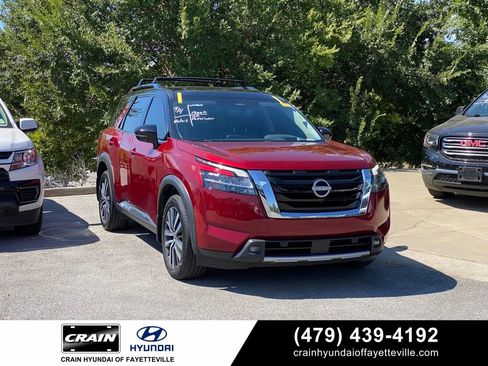 Used 2022 Nissan Pathfinder Platinum w/ Cargo Package AWD/4WD image 1