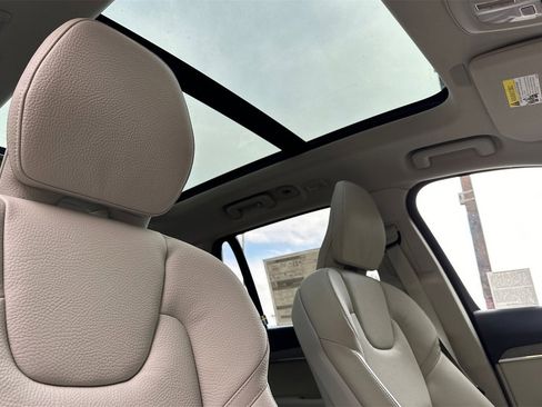 Used 2025 Volvo XC90 B6 Core w/ Protection Package Premier image 16