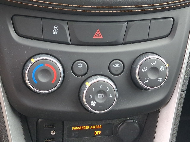 Used 2019 Chevrolet Trax LT w/ LT Convenience Package AWD/4WD image 13