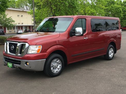 Used 2018 Nissan NV 3500 SL RWD image 11