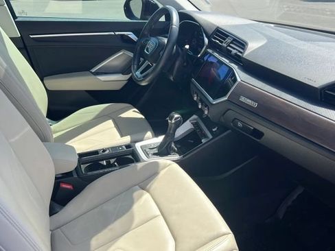 Used 2019 Audi Q3 2.0T Premium Plus w/ Premium Plus Package AWD/4WD image 5