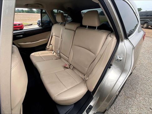 Used 2018 Subaru Outback 2.5i Limited image 19