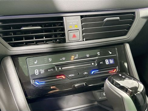 Certified 2025 Volkswagen Jetta SEL image 12