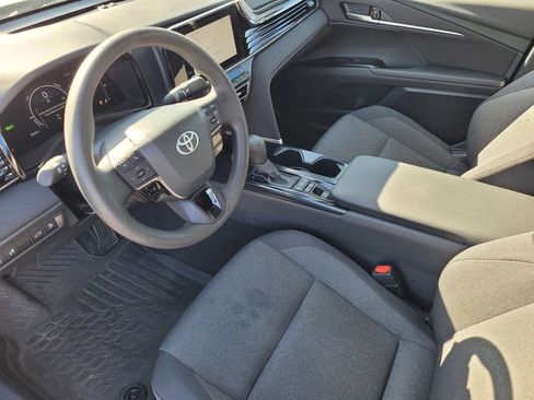 Used 2025 Toyota Camry LE FWD image 9