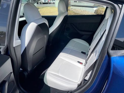 Used 2024 Tesla Model Y Long Range AWD/4WD image 12