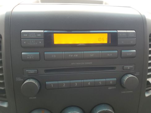 Used 2006 Nissan Titan SE image 19