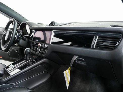 New 2026 Porsche Macan S image 25