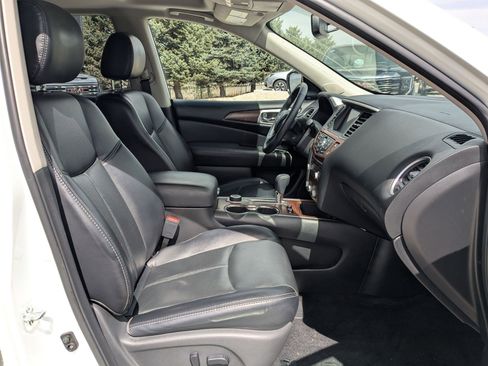 Used 2018 Nissan Pathfinder Platinum AWD/4WD image 30