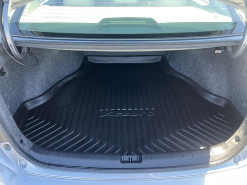 Used 2017 Honda Accord LX image 9