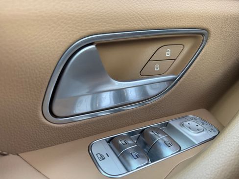 Certified 2025 Mercedes-Benz GLS 580 4MATIC image 27
