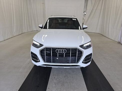 Used 2023 Audi Q5 2.0T Premium w/ Convenience Package AWD/4WD image 2
