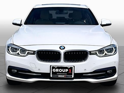 Used 2017 BMW 330i Sedan RWD image 4