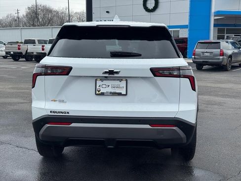 New 2026 Chevrolet Equinox LT w/ Convenience Package II image 4