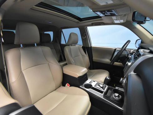 Used 2018 Toyota 4Runner 4WD image 26