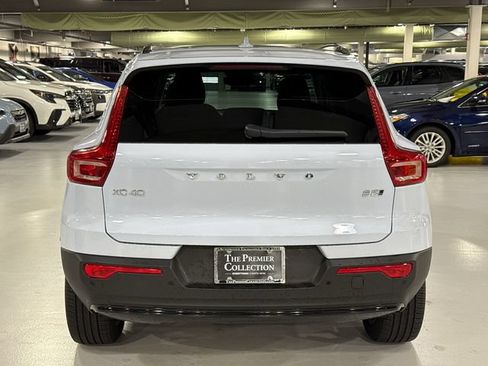 Used 2026 Volvo XC40 B5 Plus AWD/4WD image 4
