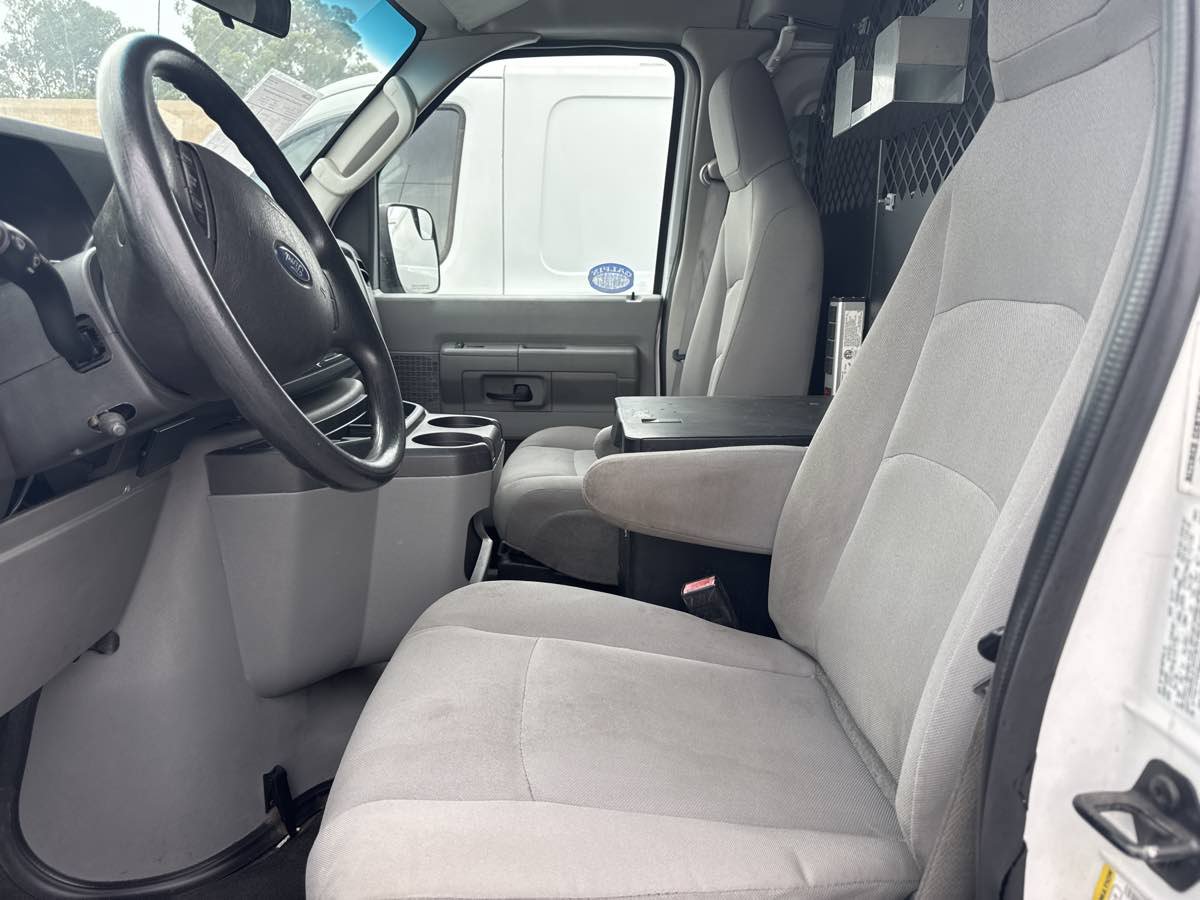 Used 2013 Ford E-150 and Econoline 150 RWD image 5