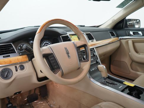 Used 2009 Lincoln MKS AWD image 23