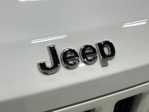 Used 2012 Jeep Liberty Sport AWD/4WD image 38