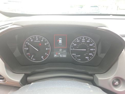 Used 2025 Subaru Crosstrek 2.0i Premium AWD/4WD image 2