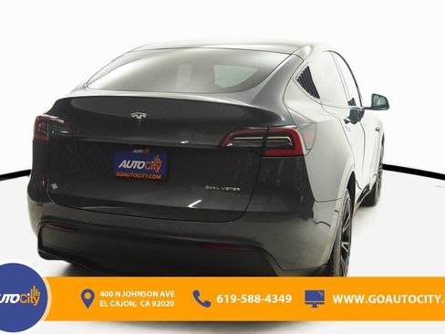 Used 2021 Tesla Model Y Long Range image 10