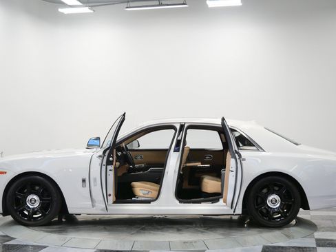 Used 2013 Rolls-Royce Ghost RWD image 6