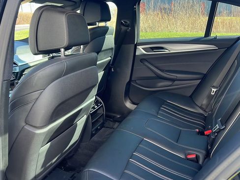 Used 2019 BMW 540i w/ M Sport Package RWD image 14