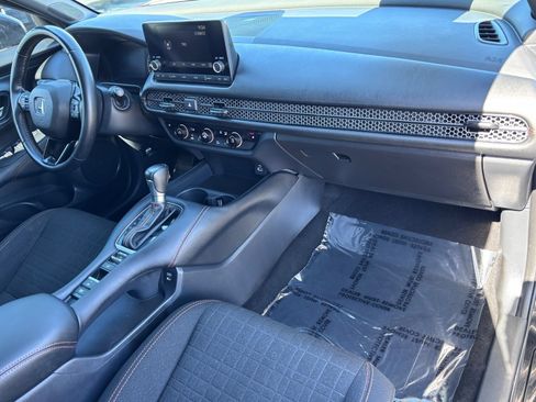 Certified 2025 Honda HR-V Sport image 13