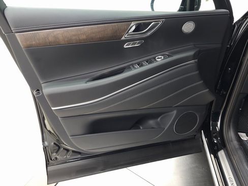 Used 2026 Genesis GV80 2.5T Select image 10