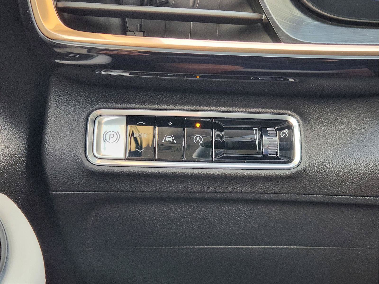 Used 2024 Buick Envision Avenir AWD/4WD image 23