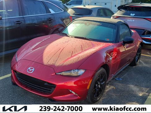 Used 2021 MAZDA MX-5 Miata Sport RWD image 3