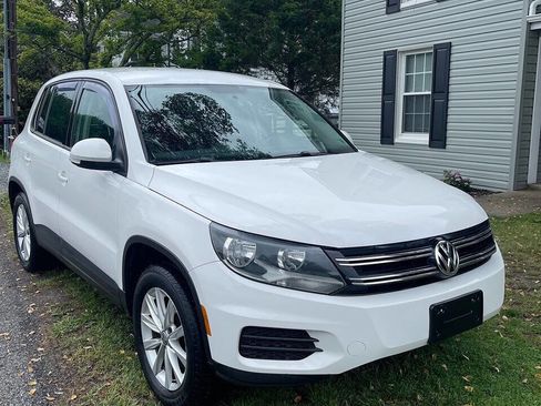 Used 2014 Volkswagen Tiguan SE FWD image 1