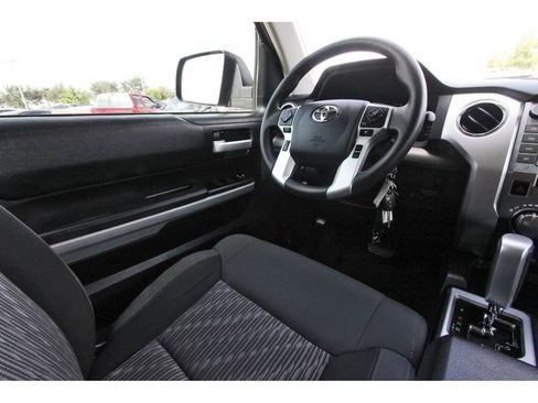Used 2020 Toyota Tundra SR5 w/ SR5 Upgrade Package RWD image 10