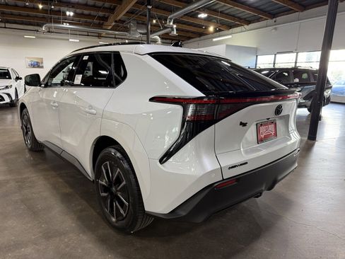 Used 2026 Toyota bZ XLE image 5