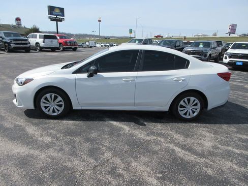 Used 2018 Subaru Impreza 2.0i image 2