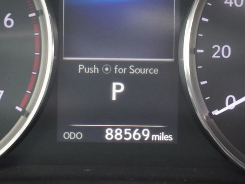 Used 2017 Lexus IS 200t w/ Premium Package RWD image 19
