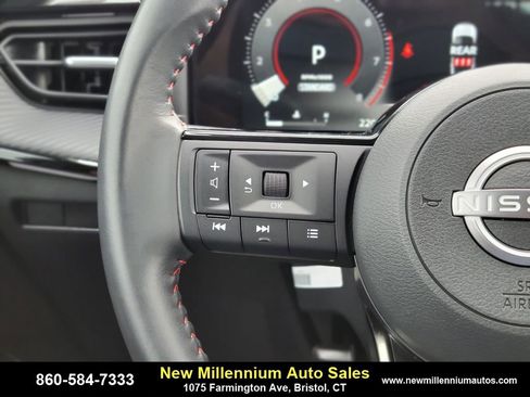 Used 2025 Nissan Kicks SR image 27