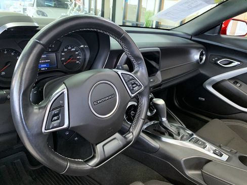 Used 2023 Chevrolet Camaro LT w/ Technology Package image 8