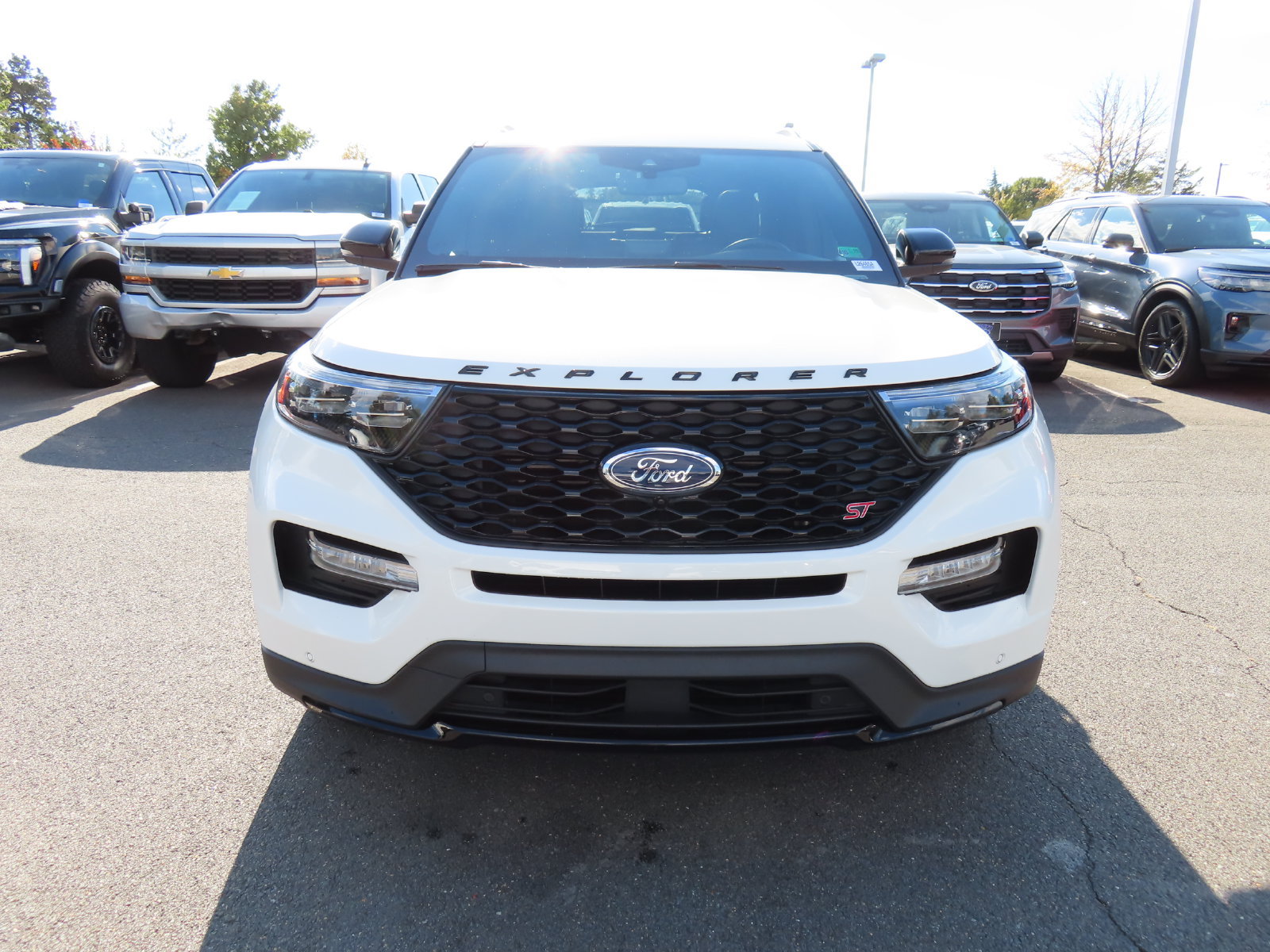 Used 2023 Ford Explorer ST w/ Equipment Group 401A AWD/4WD image 2